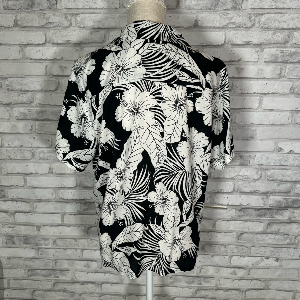 Makai Beach Black White Tropical Island Button Shirt - Picture 5 of 11